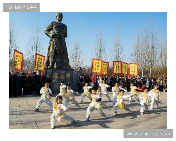 世界武术冠军三节棍技惊四座 一路火花带闪电震撼全场