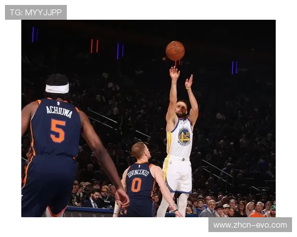 库里三节三分11中15狂砍45分7板8助5断震撼全场! 库里三节三分11中15狂砍45分7板8助5断震撼全场!